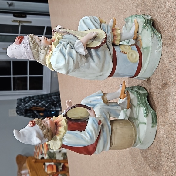 2 Elizabethan Era Musician Statues!!! - Picture 3 of 14